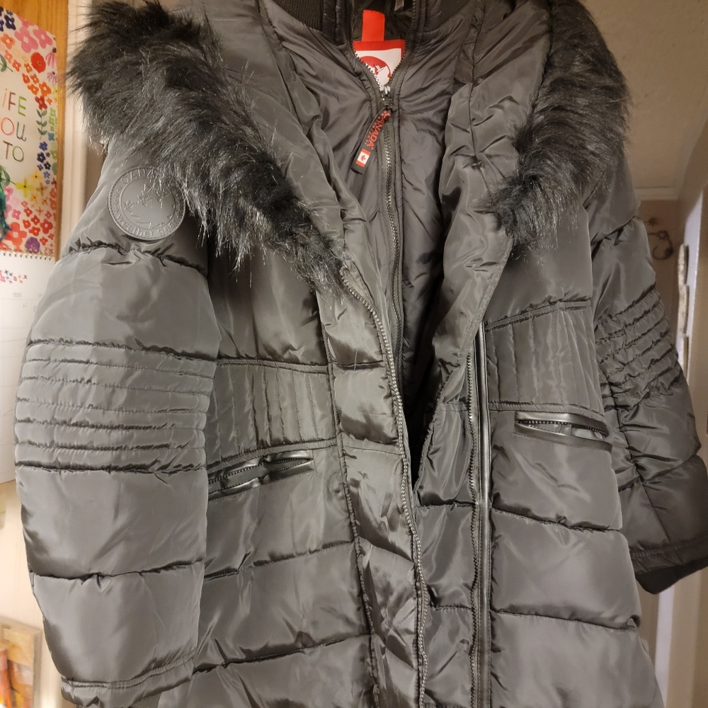 Canada weather gear coat